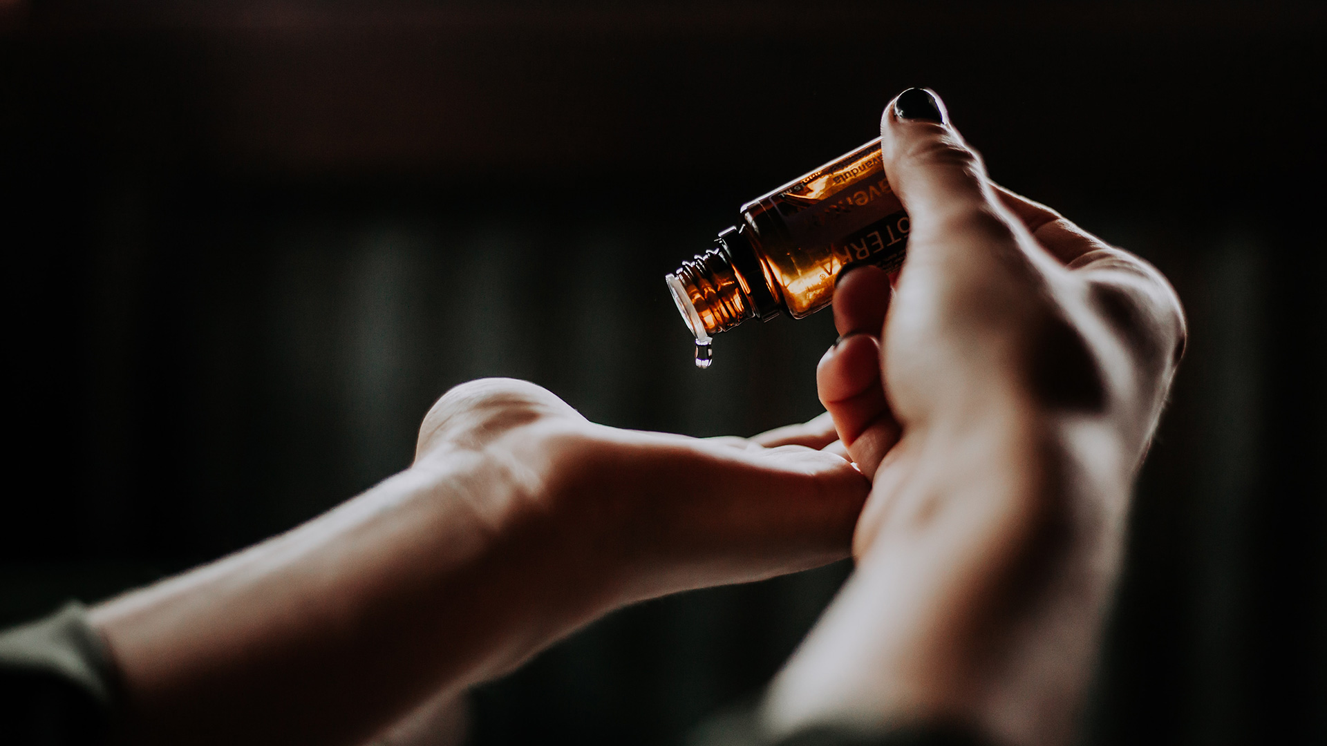 The photo shows hands applying Gua Sha oil to a client from Matthews as part of a Gua Sha treatment. This step is crucial for achieving optimal Gua Sha results. The setup also subtly hints at potential Gua Sha before and after results, emphasizing the transformative benefits of this therapeutic technique.